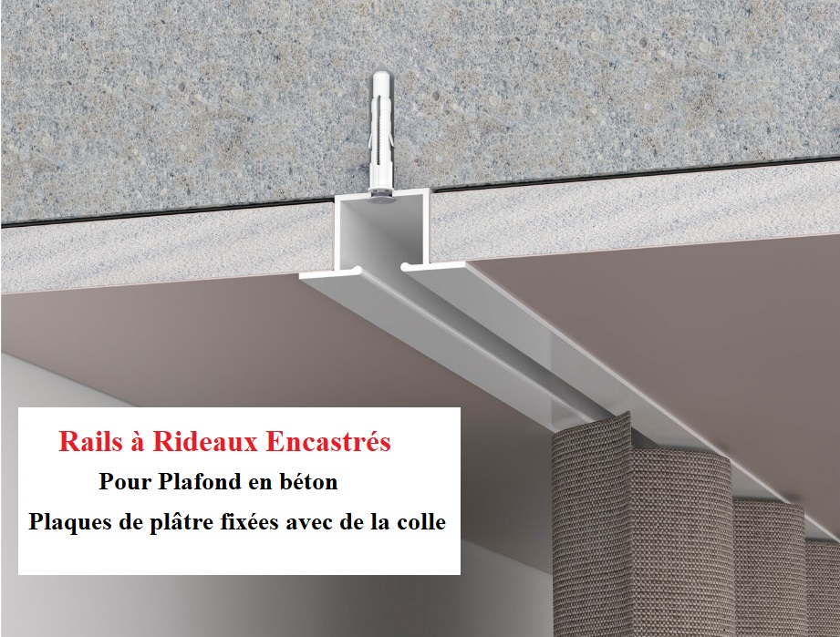 Les dernières tendances en matière de décoration de fenêtres - une rails à rideau cachée dans un plafond en béton